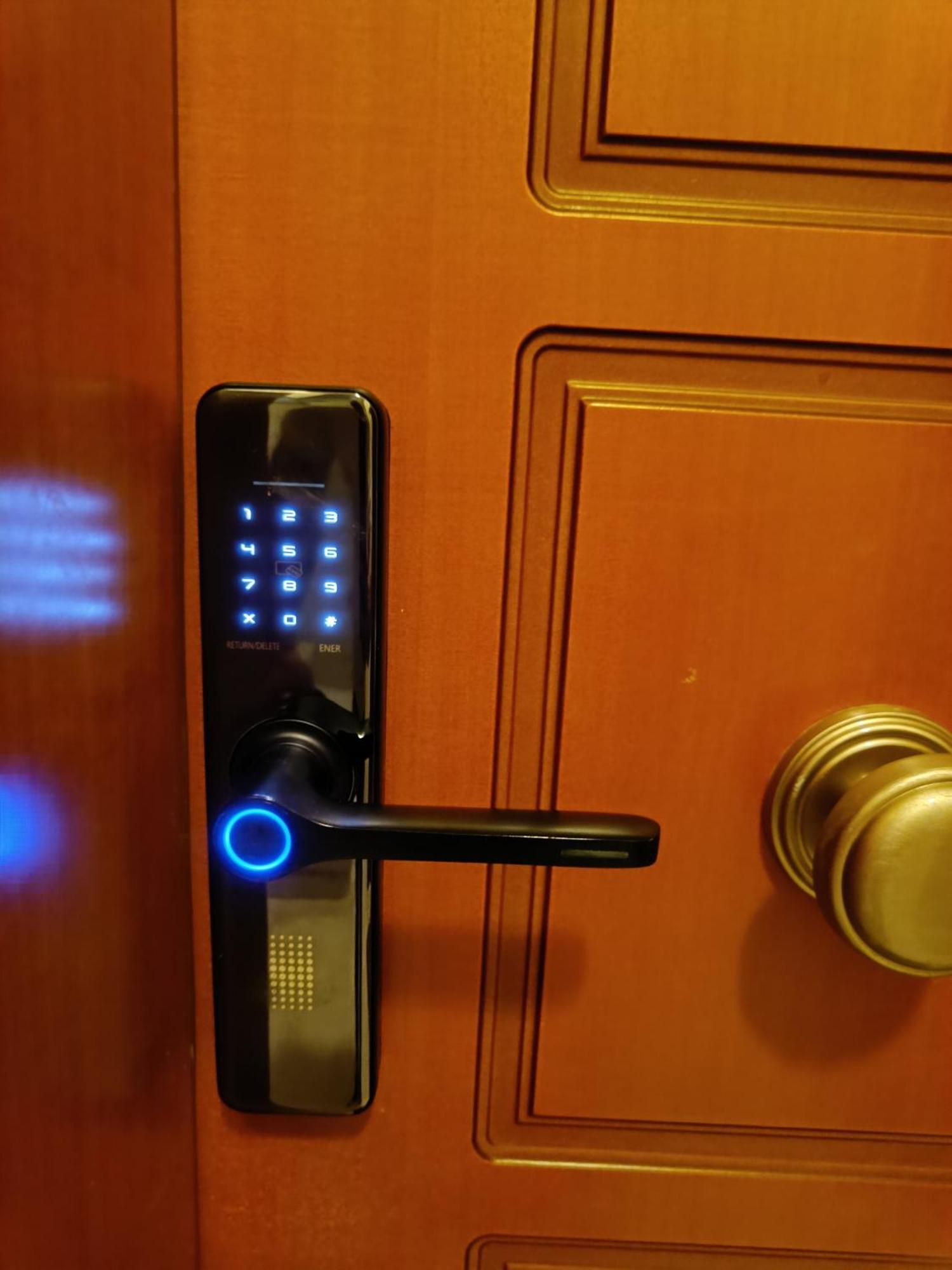 Gk Suites-Constantin View , Auto Check-In 24H ลาริซา ห้อง รูปภาพ